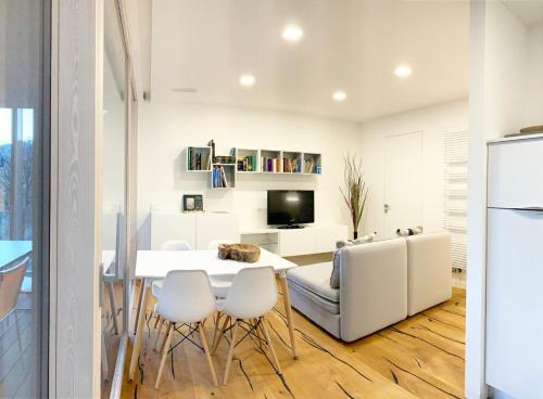 Lunalo' Dolomiti Eco Design Apartment — 4-Star Luxury Hotel in Caderzone Terme, Italy