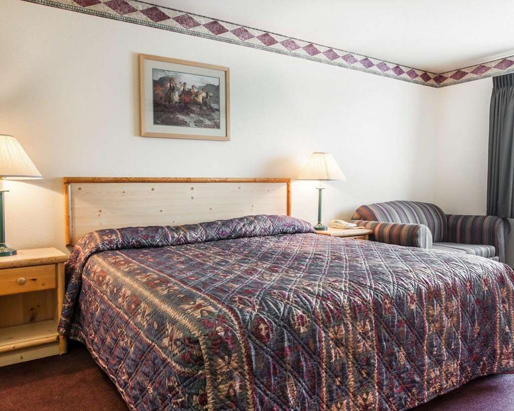 Rodeway Inn and Suites Spokane - photo 12