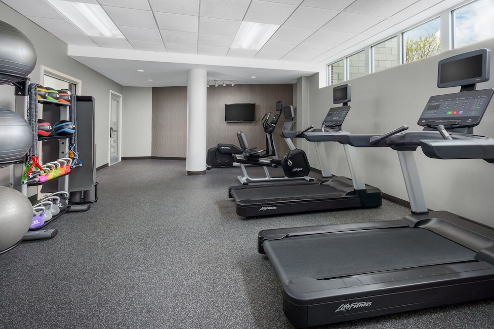 Courtyard by Marriott Keene Downtown - photo 25