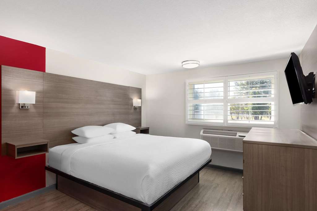 Ramada by Wyndham Medford Airport North - photo 19