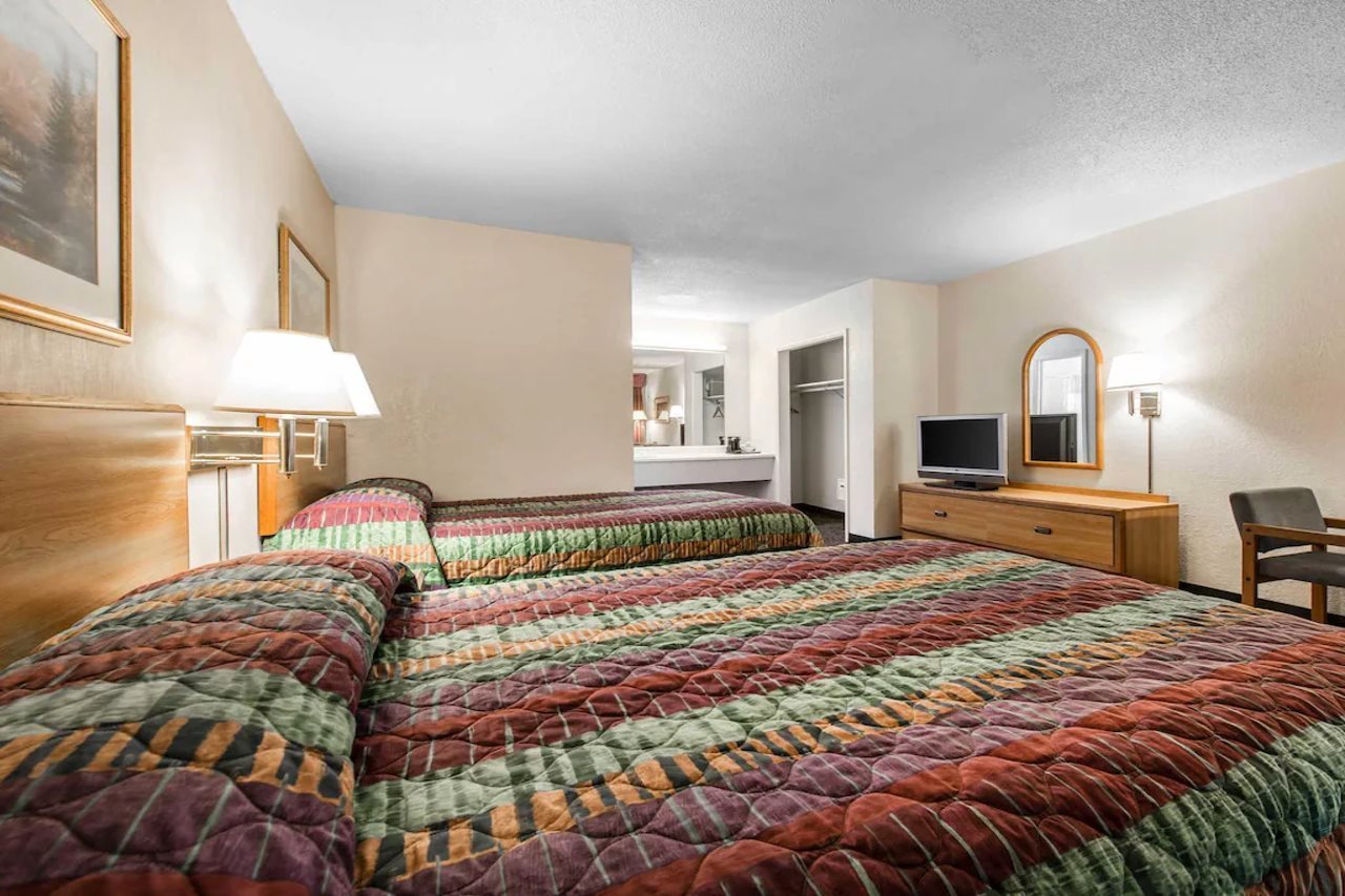 Rodeway Inn & Suites Colorado Springs CO - photo 3