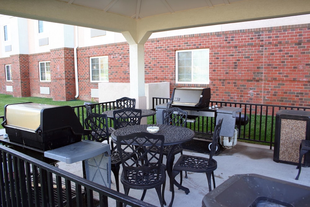 Candlewood Suites Herndon by IHG - photo 27