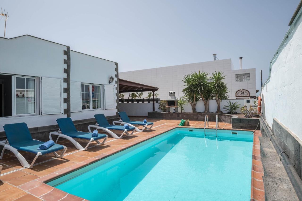 Villa Muñoz — 4-Star Luxury Hotel in Puerto Del Carmen, Spain
