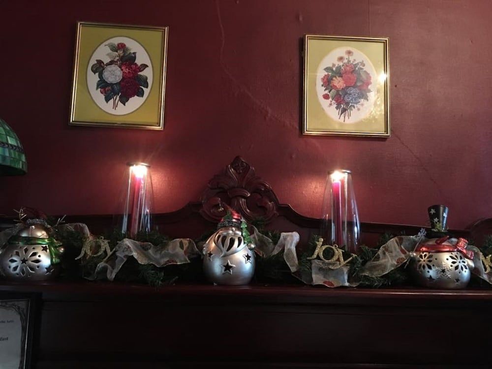 Commodore Bed and Breakfast - photo 24