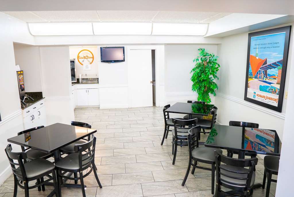 Howard Johnson by Wyndham Clearwater Dunedin - photo 15