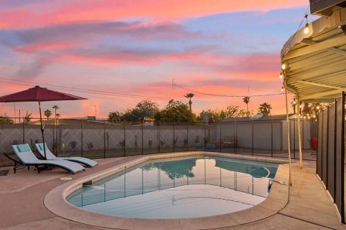 Heart Of Phoenix Home Pool Foosball Golf — 4-Star Luxury Hotel in Phoenix, United States