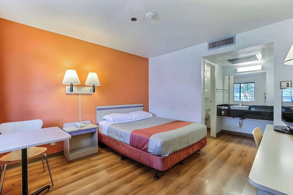 Super 8 by Wyndham Livermore - photo 9