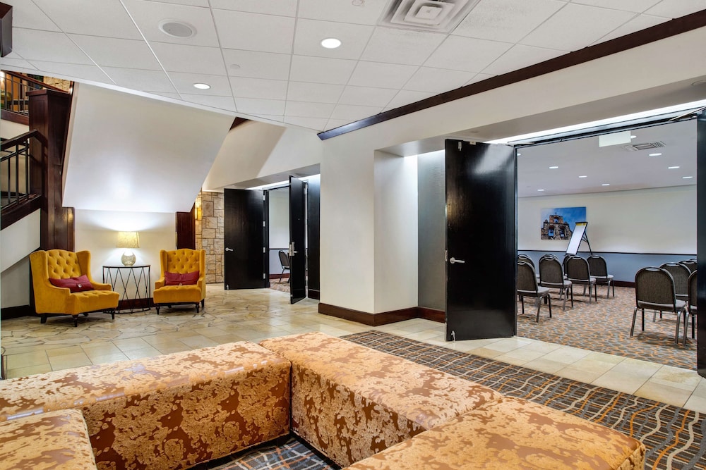The Emily Morgan San Antonio a DoubleTree by Hilton - photo 6