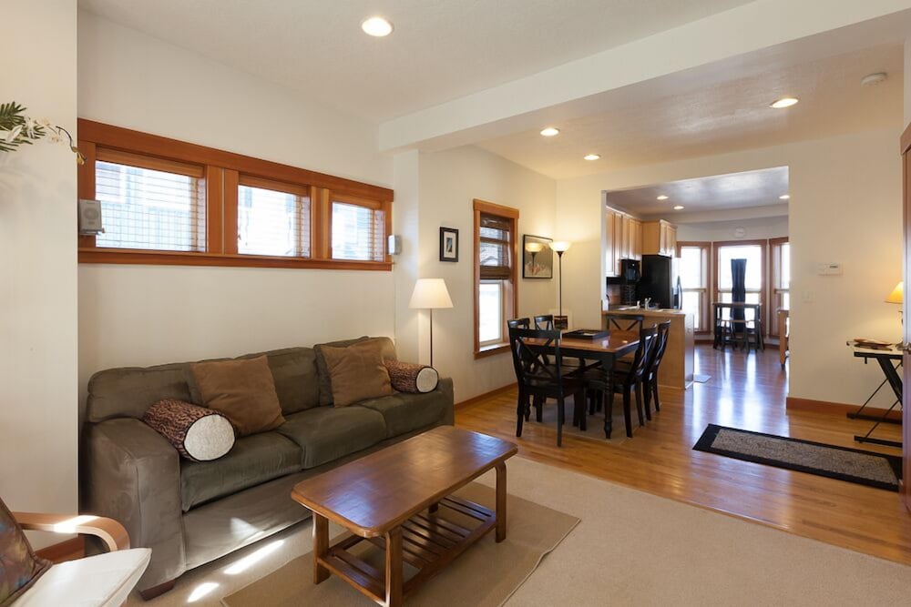 Pet Friendly Venturi with Fireplace and BBQ on the Deck by RedAwning - photo 7
