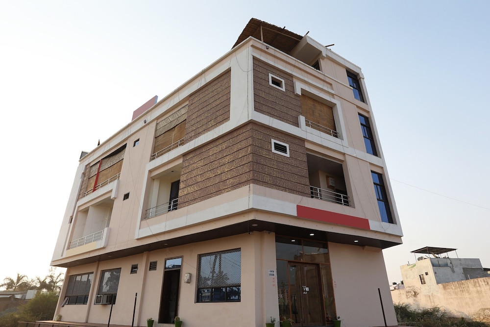Oyo 11553 Hotel Dhola Maru Residency — Kota