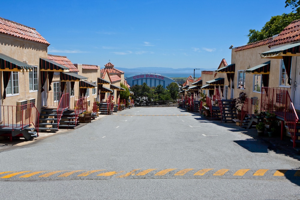 Alpine Inn And Suites in Daly City, United States