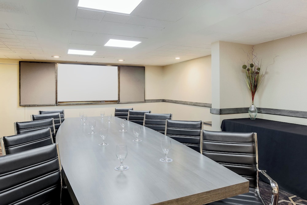 Four Points by Sheraton San Diego - photo 24