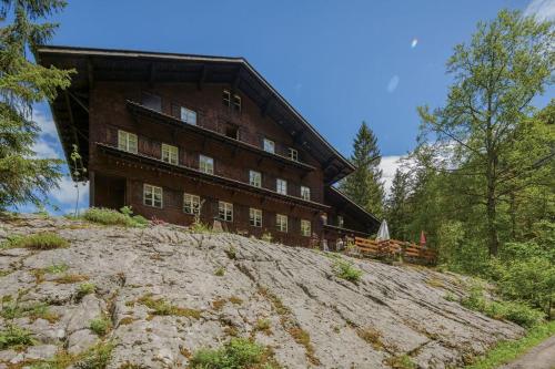 Mos Guesthouse Naturfreundehaus Brunig 17142117 — Lungern