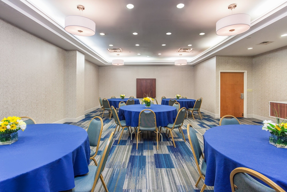 Holiday Inn Express Hauppauge Long Island - photo 45