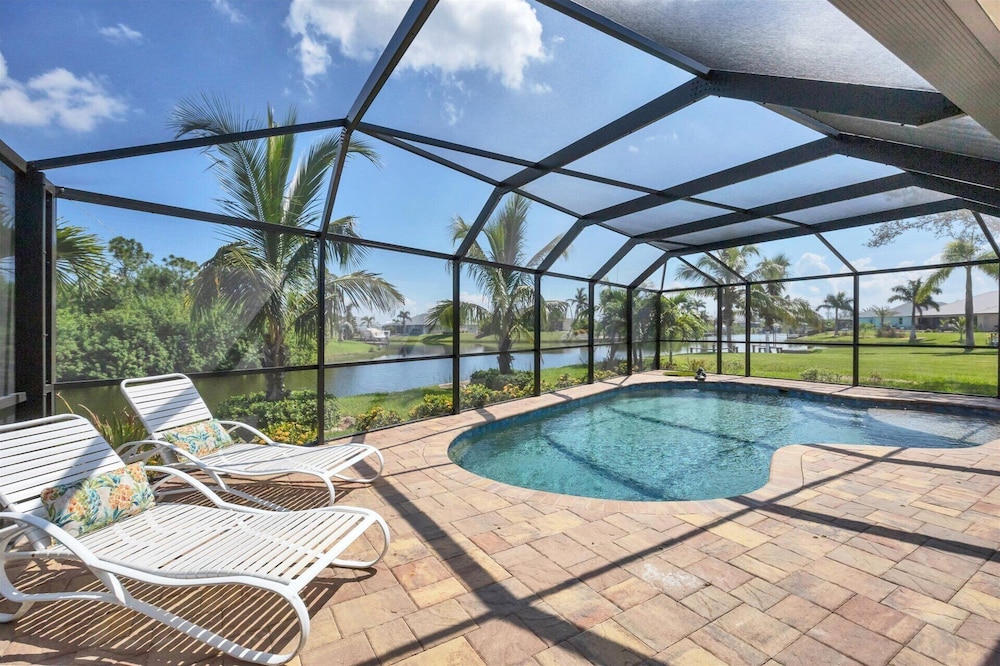 15736 Lakeland — 4-Star Luxury Hotel in Port Charlotte, United States