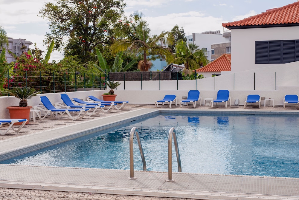 Casa Branca Apartments by TrIp2Portugal — 4-Star Luxury Hotel in Funchal, Portugal
