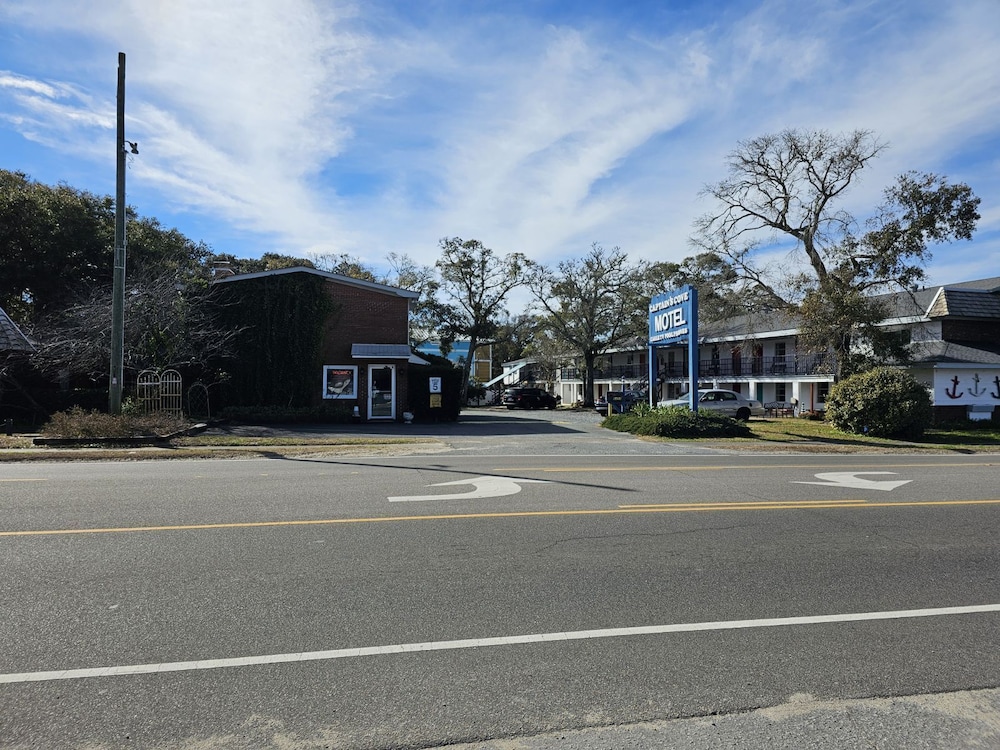 Captain's Cove Motel - photo 19