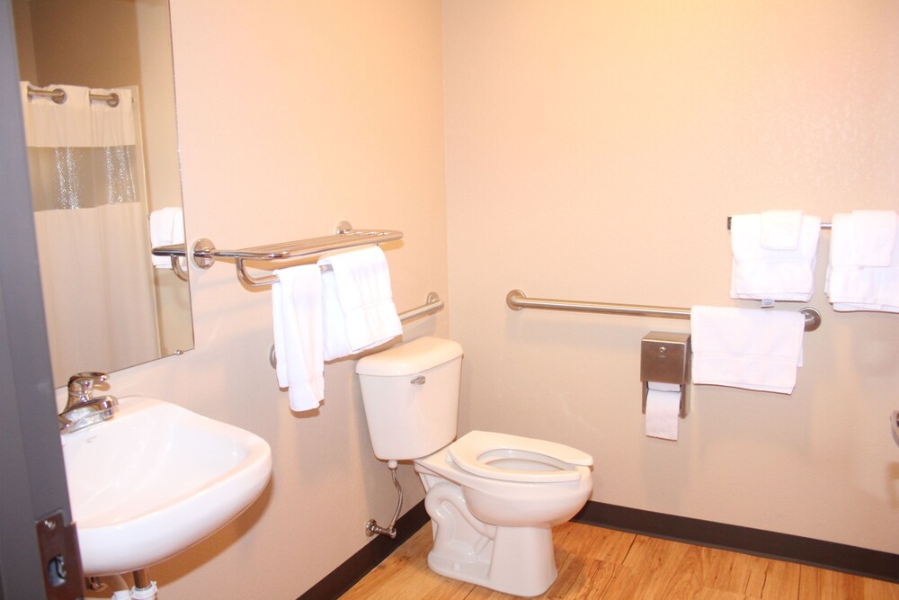 Green Acres Hotel - photo 29