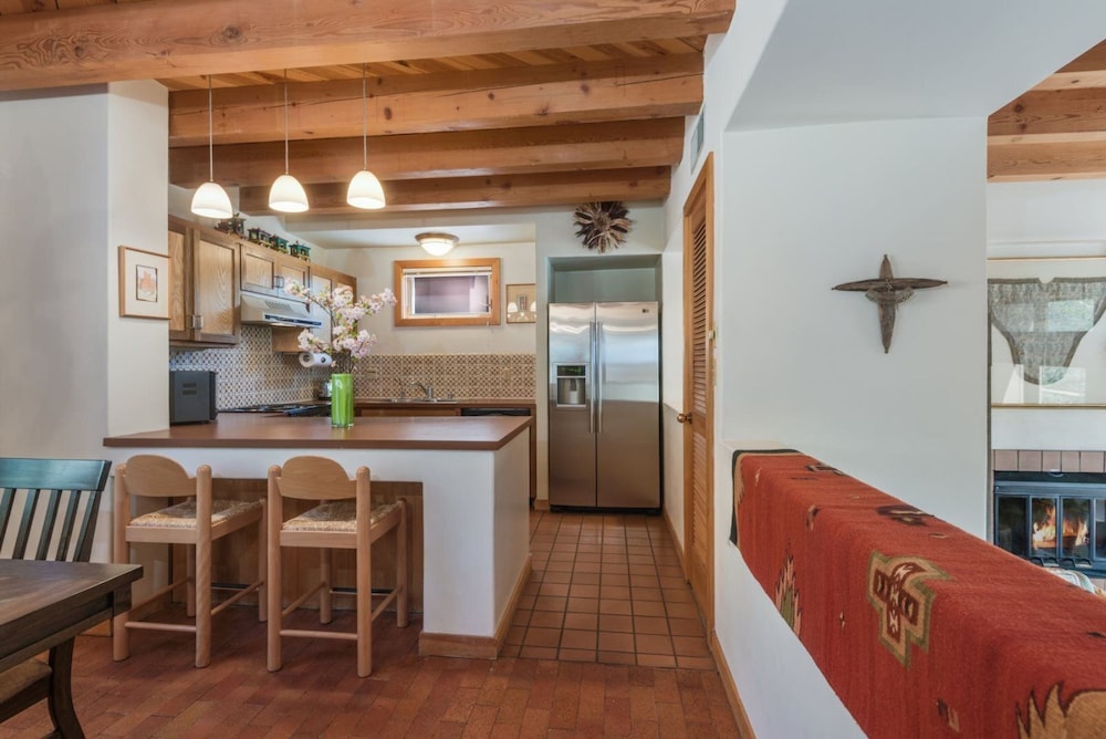 Acoma Majestic Views Near the Santa Fe Opera and Four Seasons in Tesuque - photo 7