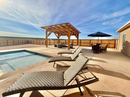Brand New Home with Private Pool and Hot Tub — 4-Star Luxury Hotel in Kanab, United States