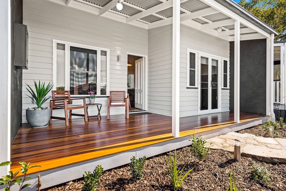 Bluestone Cottages The Villa — 4-Star Luxury Hotel in Toowoomba, Australia