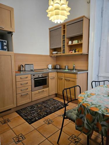 Danube Bridge Apartments — 4-Star Luxury Hotel in Budapest, Hungary