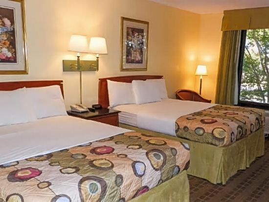 Regency Hotel & Conference Center - photo 18