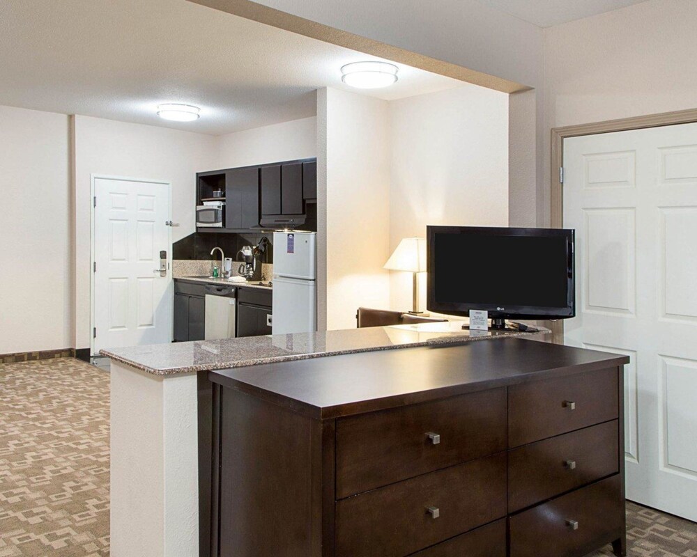 Suburban Extended Stay LaPlace - photo 10