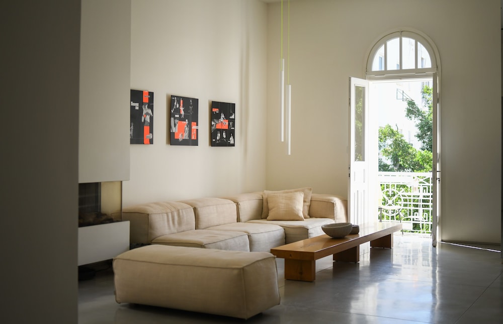 Modern & Bright 3BR apt with 2Balconies — 4-Star Luxury Hotel in Tel Aviv, Israel
