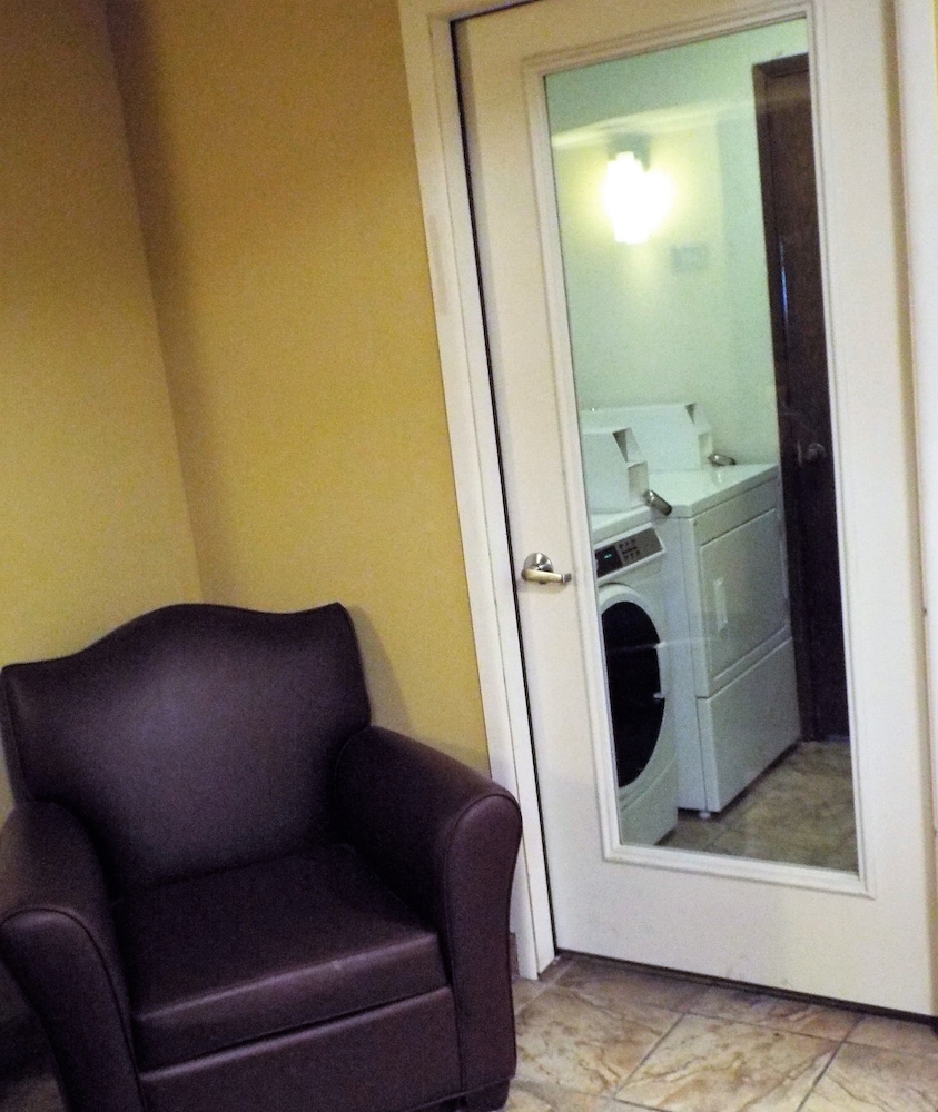 Super 8 by Wyndham Casper East Evansville - photo 35