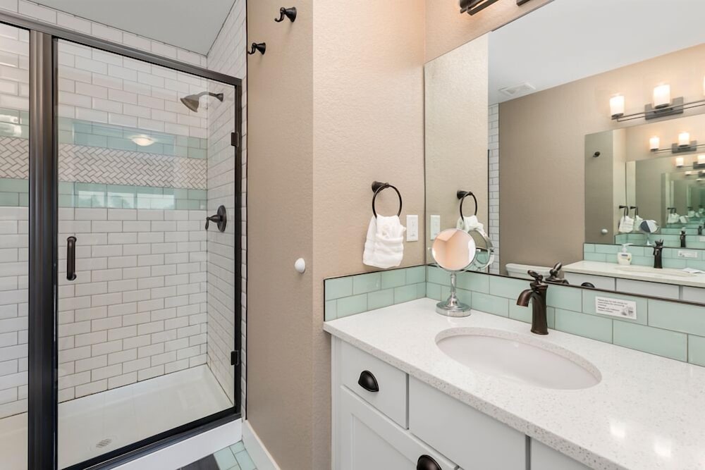 Amazing Urban Townhome near Breweries & River - photo 20