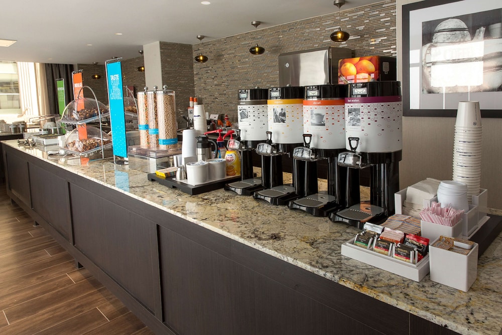 Hampton Inn & Suites Dallas Downtown - photo 64