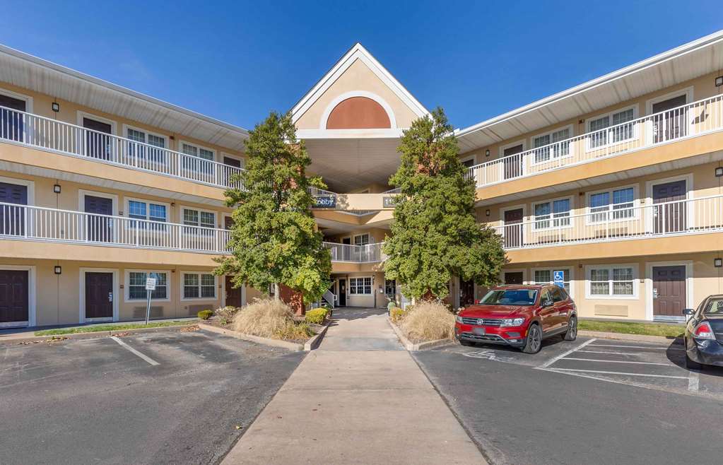 Extended Stay America Select Suites St. Louis Westport E Lackland Rd — hotel in Maryland Heights