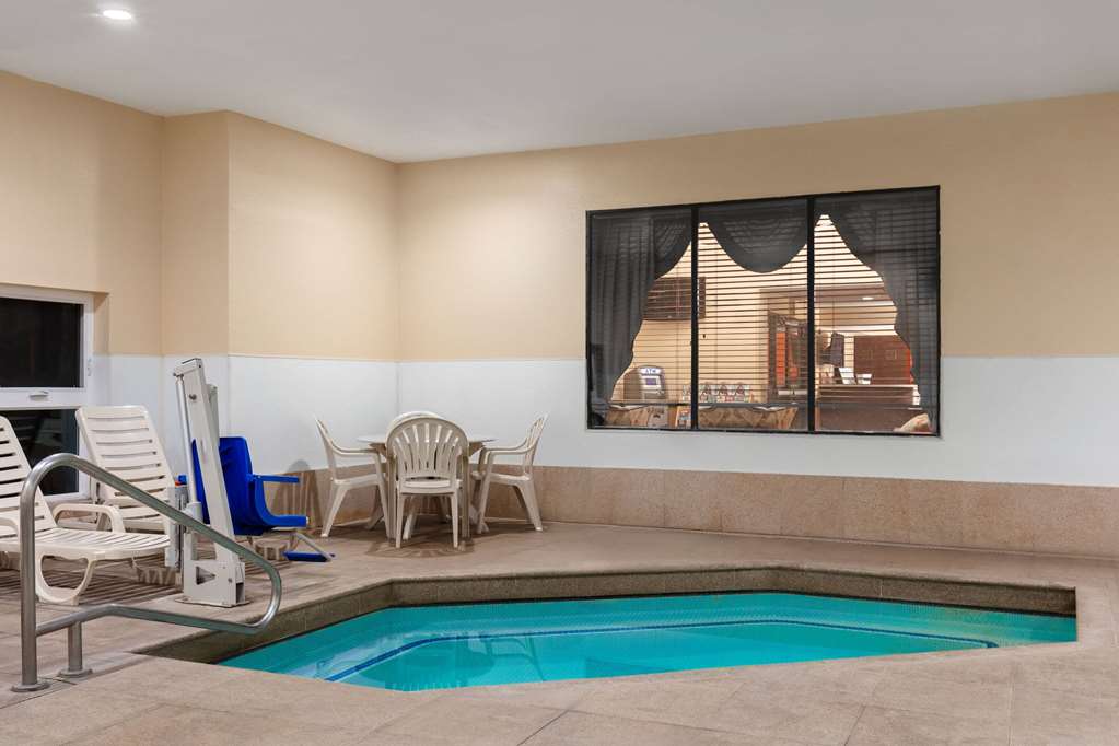 Howard Johnson by Wyndham Williams - photo 10