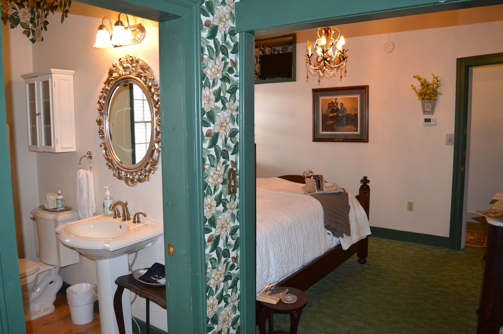 The Historic Fairfield Inn 1757 - photo 6