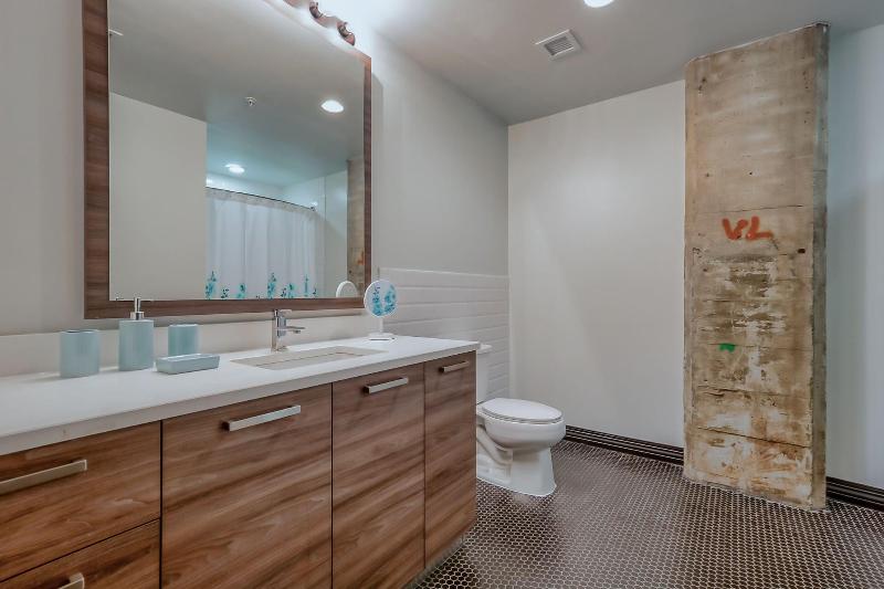 Luxury Downtown Dallas Stay by Amyfinehouse - photo 156