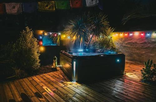L'instant Bohème 4 personnes Jacuzzi et plages à 15 minutes — hotel in Saint-Aunes