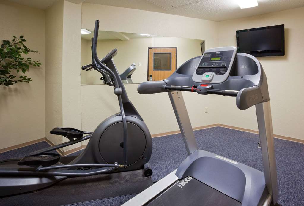 AmericInn by Wyndham Fargo West Acres - photo 9