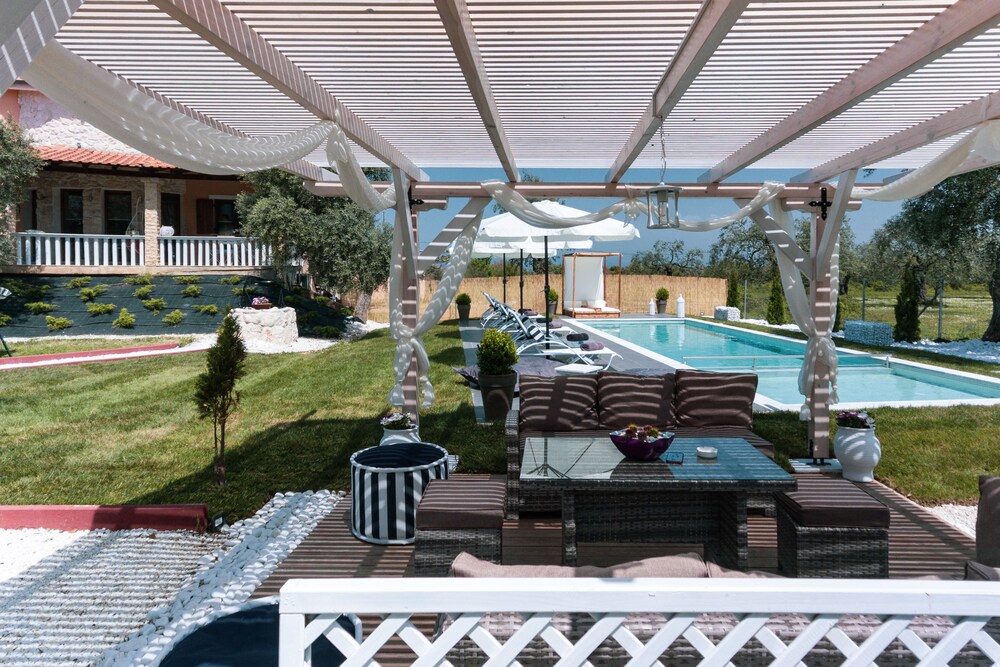 Fokas Luxury Villa — 4-Star Luxury Hotel in Prinos, Greece
