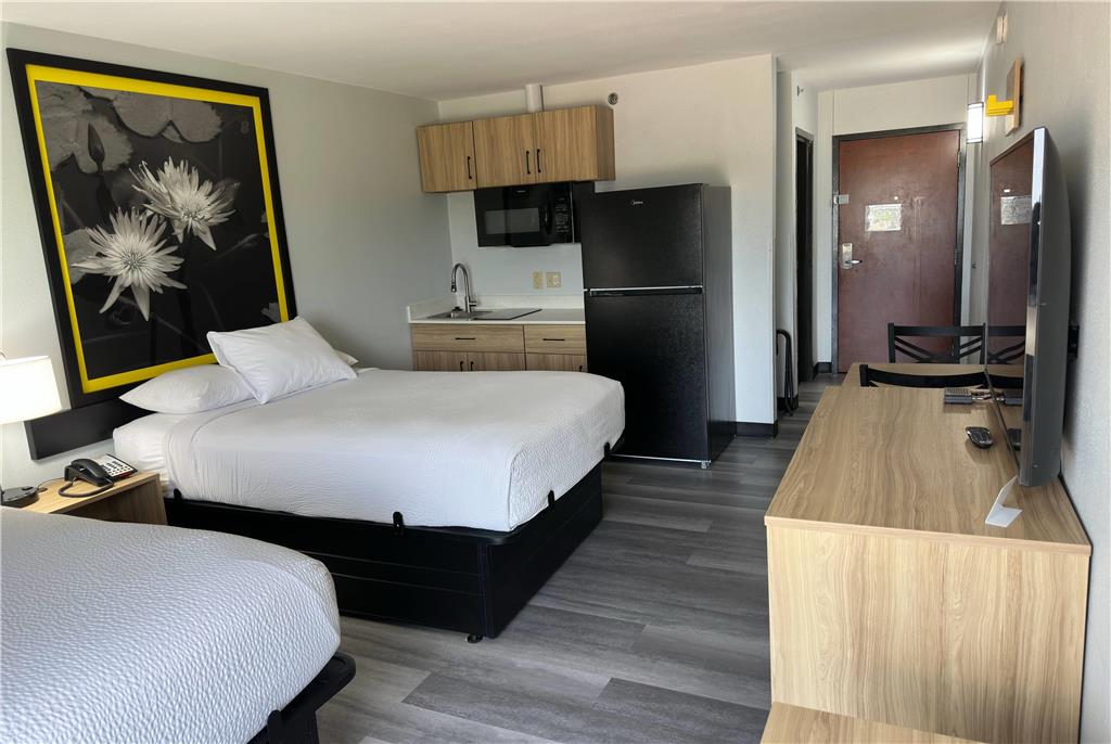 Super 8 by Wyndham Alexandria LA - photo 23
