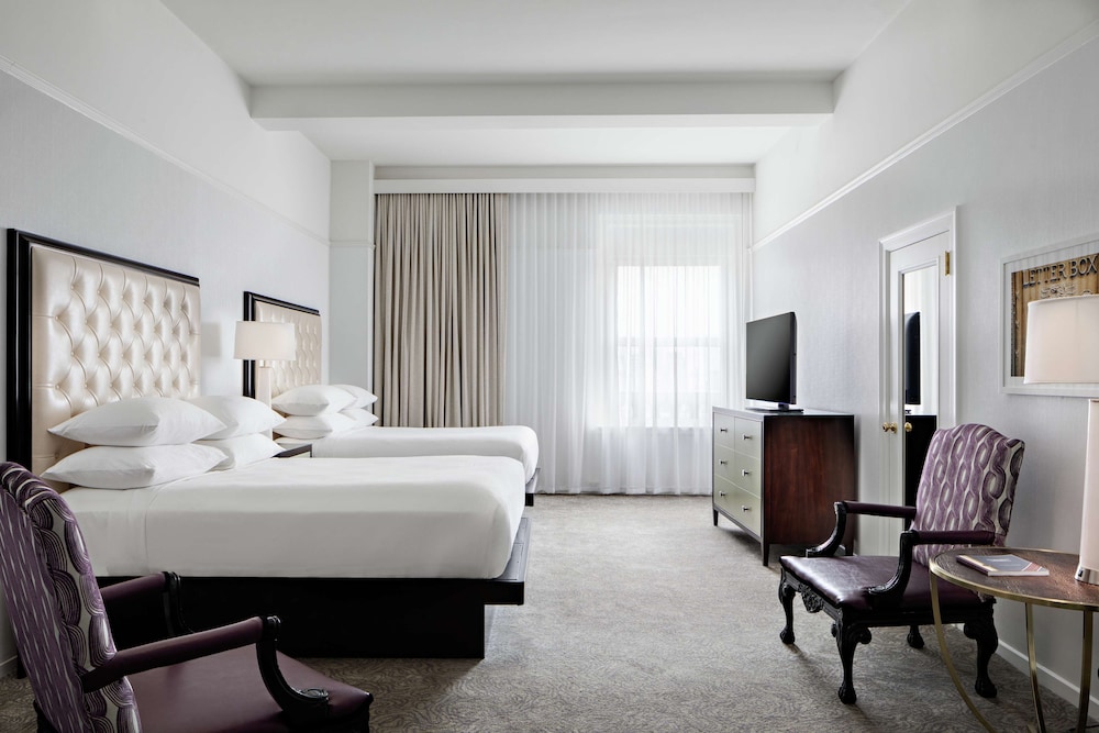 Amway Grand Plaza Curio Collection by Hilton - photo 20