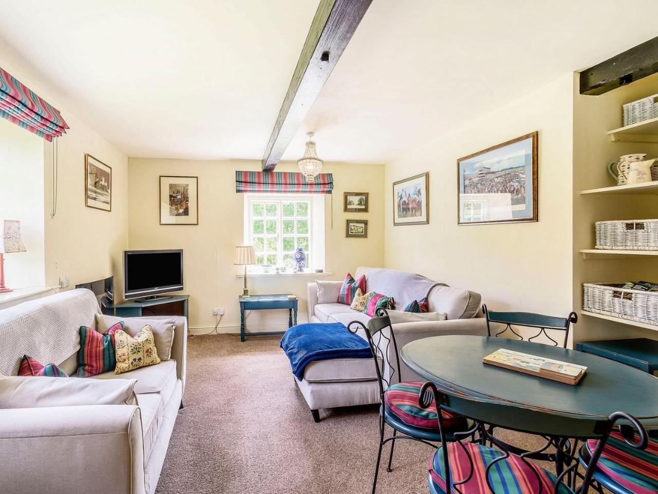 Coach House E5120
