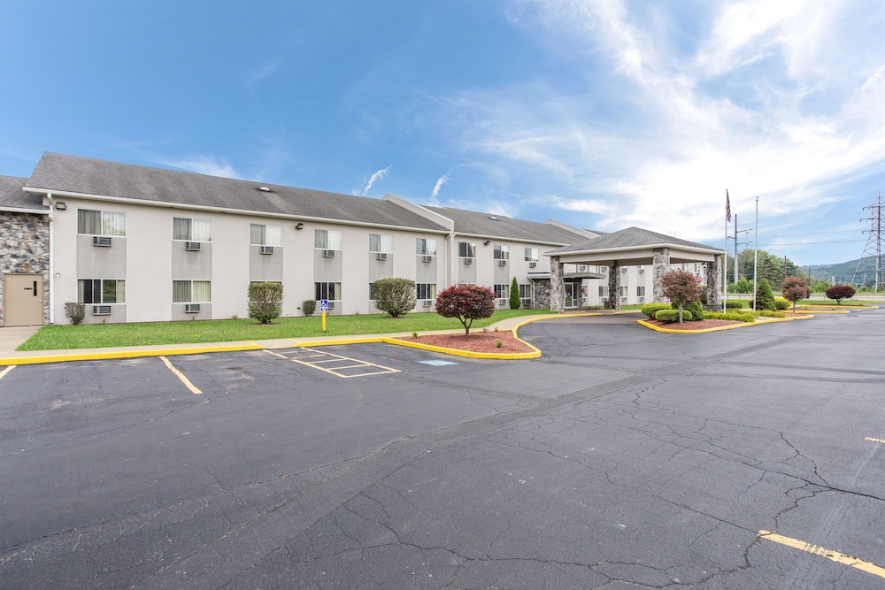 Econo Lodge Painted Post Corning - photo 21