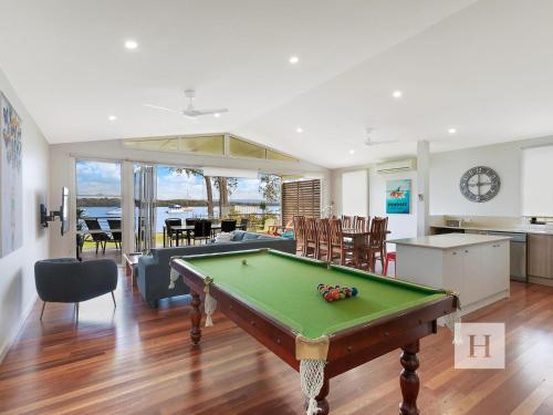 Sunset Central Coast in Mannering Park, Australia