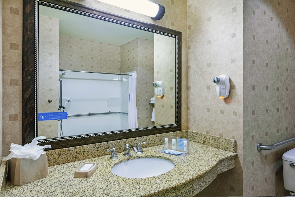 Hampton Inn & Suites Tulsa North Owasso - photo 38