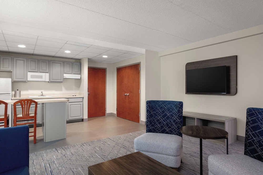 Holiday Inn Express & Suites Hawthorne Elmsford North by IHG - photo 34