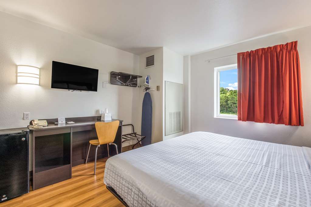 Americas Best Value Inn Knoxville East - photo 7