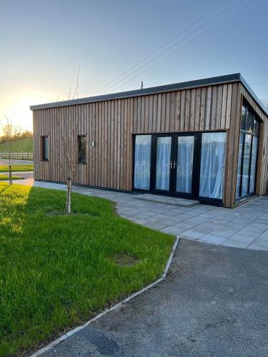 Killyfole lakeside lodges — 4-Star Luxury Hotel in Enniskillen, United Kingdom