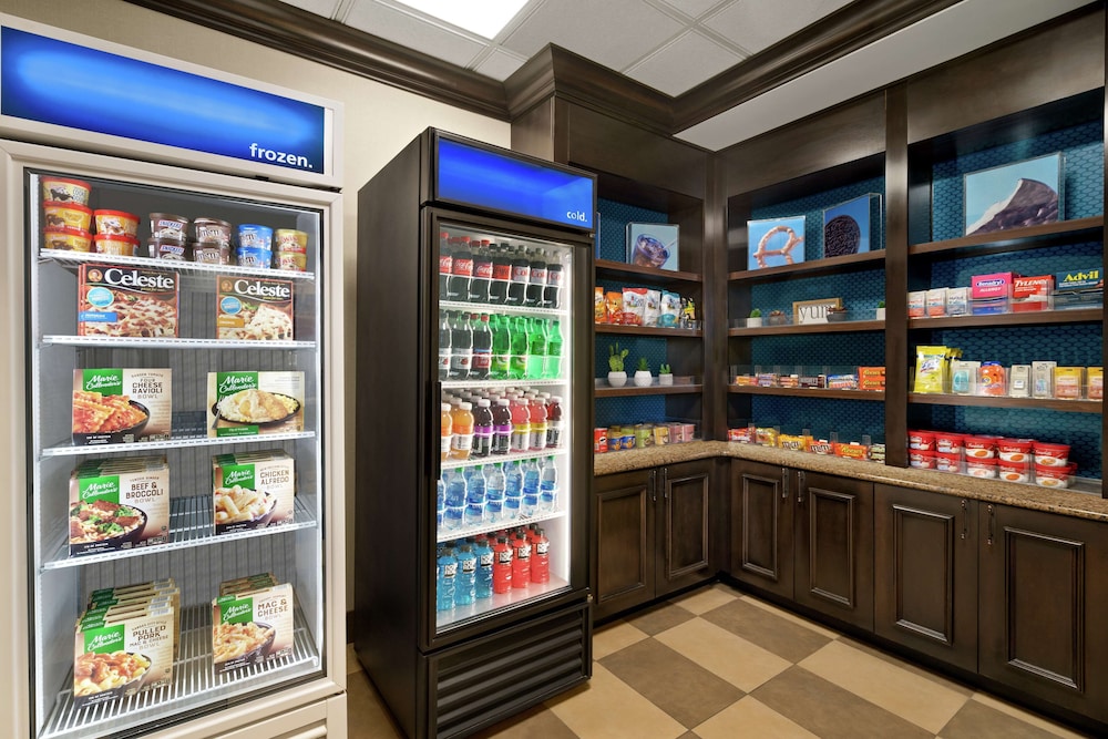 Hampton Inn & Suites Exeter - photo 46
