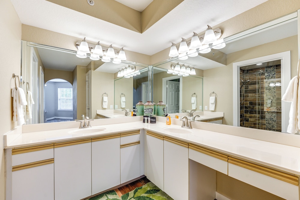 Resort style Amenities Convenient Branson Condo - featured photo